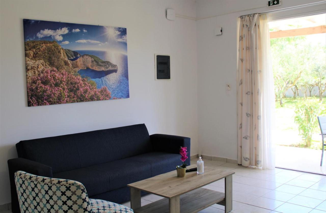 Kalamaki Plaza Apartments Dış mekan fotoğraf