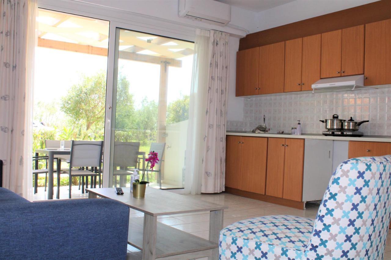 Kalamaki Plaza Apartments Dış mekan fotoğraf